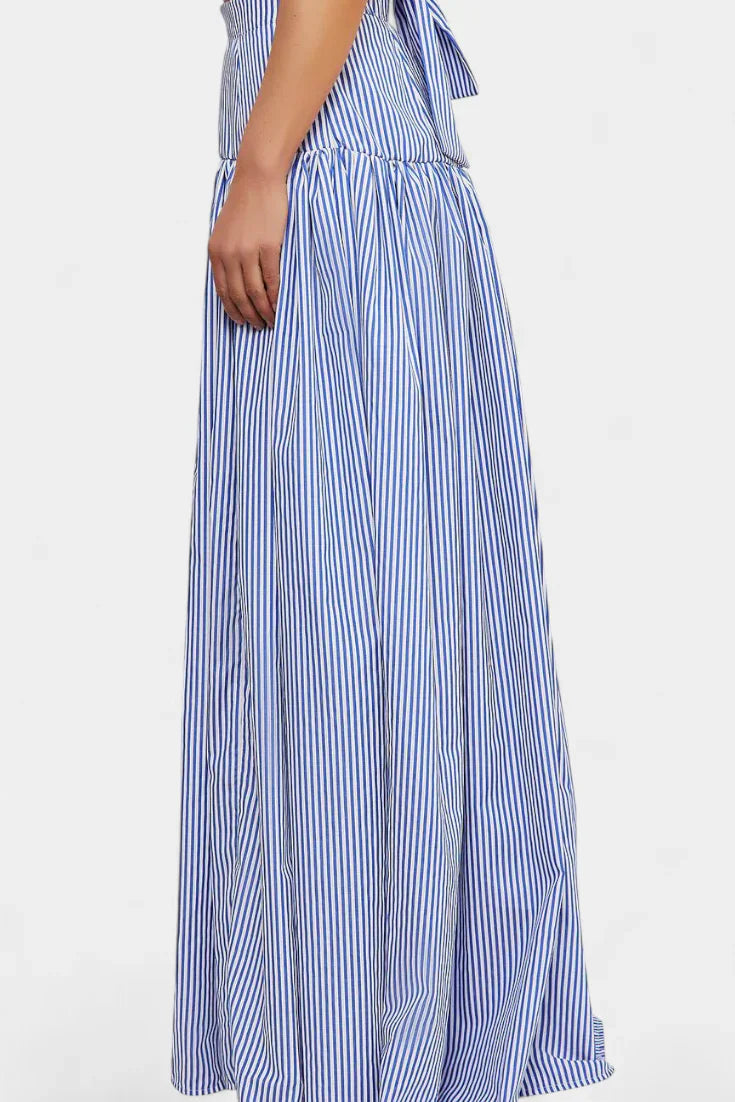 Ippolita · Conjunto de elegancia clásica con camisa a rayas y falda plisada