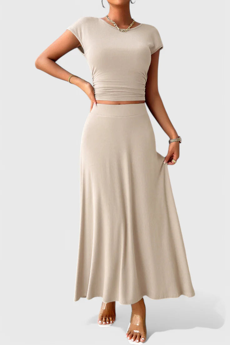 Anastasia · Conjunto versátil y favorecedor con camiseta y falda fluida