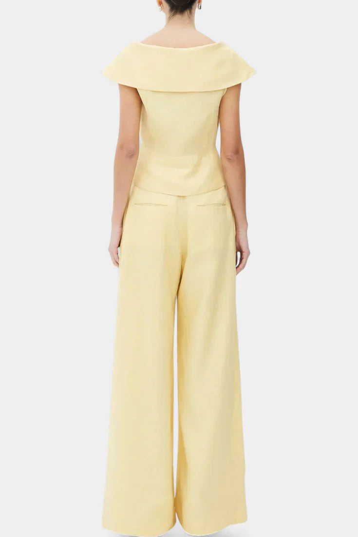 Hayden · Conjunto asimétrico con pantalón de corte palazzo