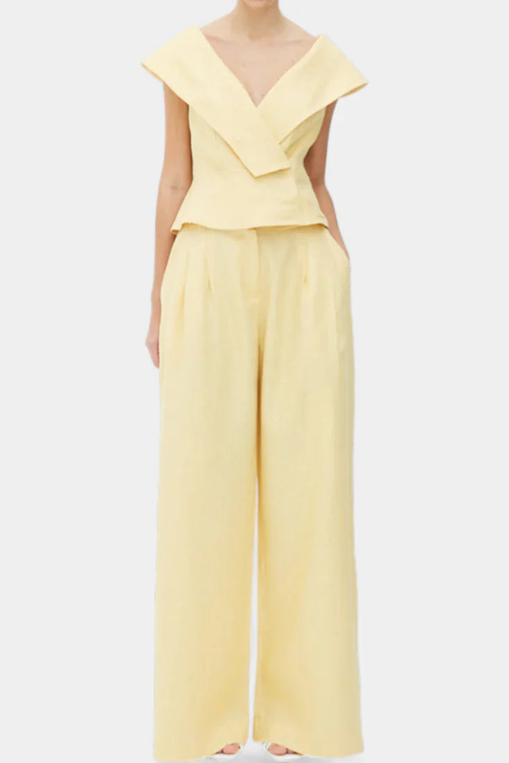 Hayden · Conjunto asimétrico con pantalón de corte palazzo